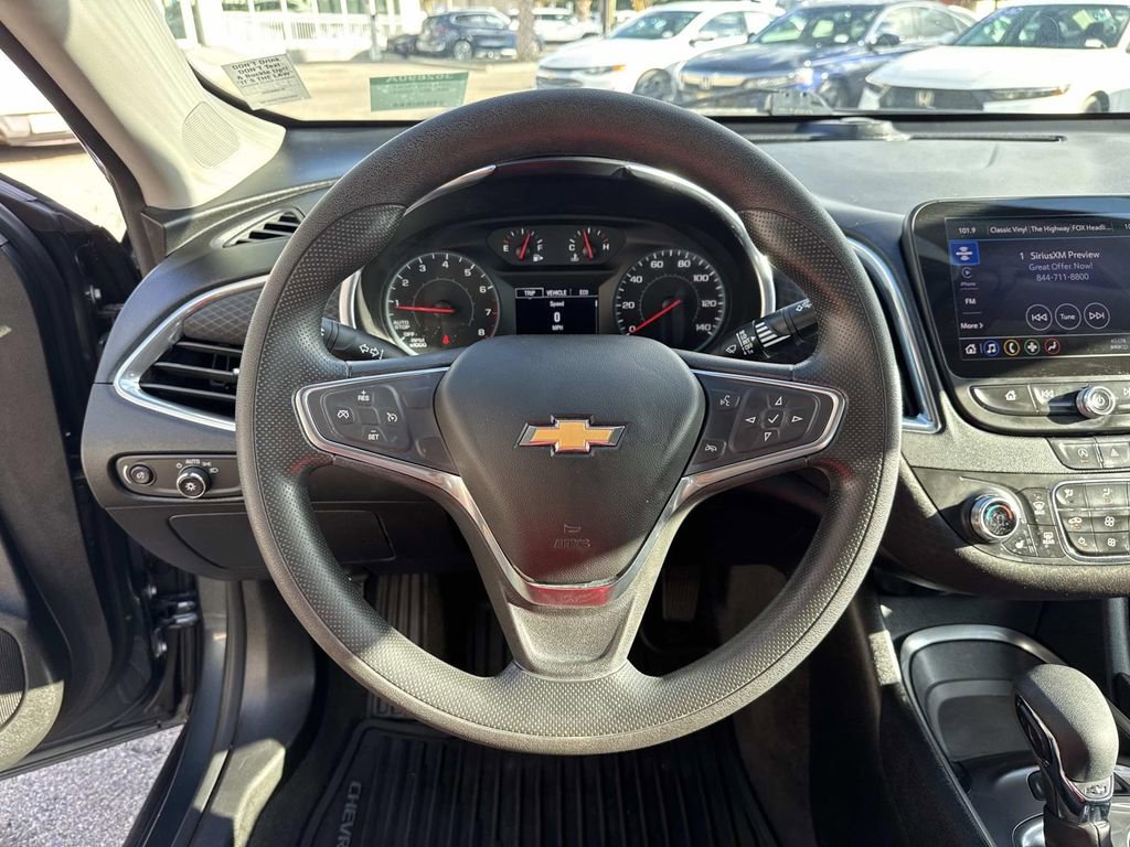 Used 2021 Chevrolet Malibu LT image 22