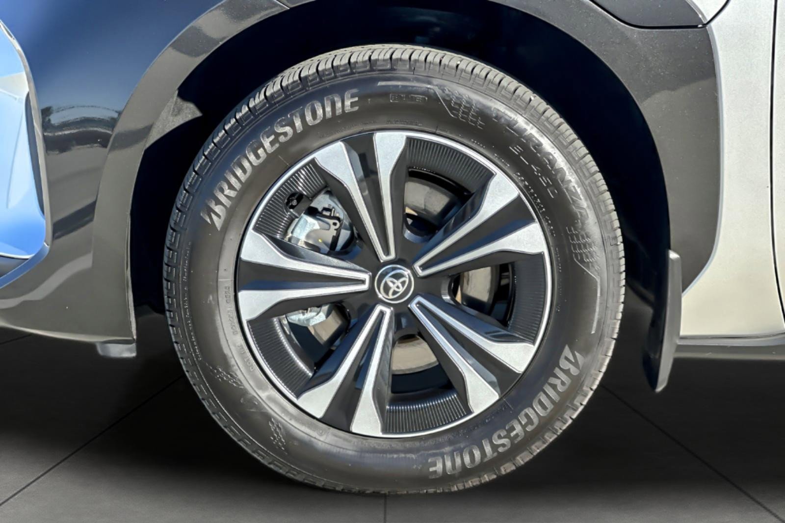 Certified 2025 Toyota bZ4X AWD image 25