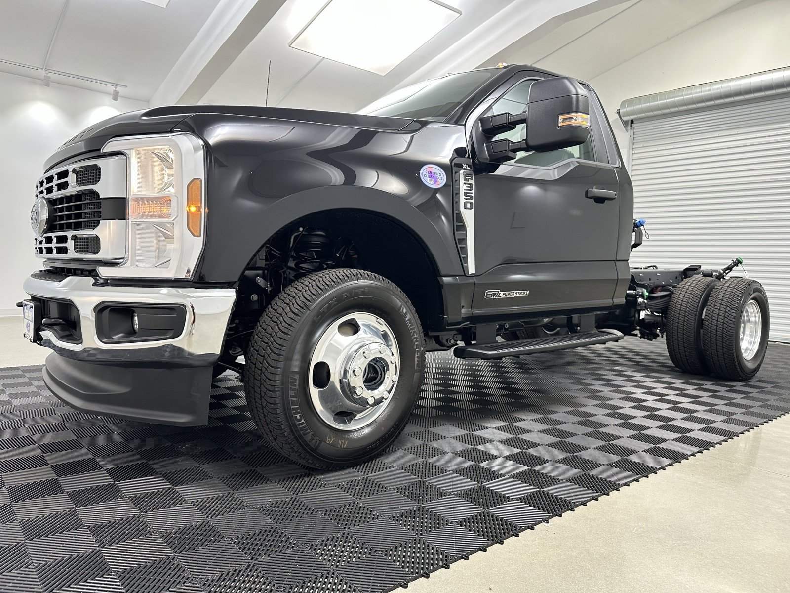 New 2025 Ford F350 XL w/ XL Chrome Package image 3