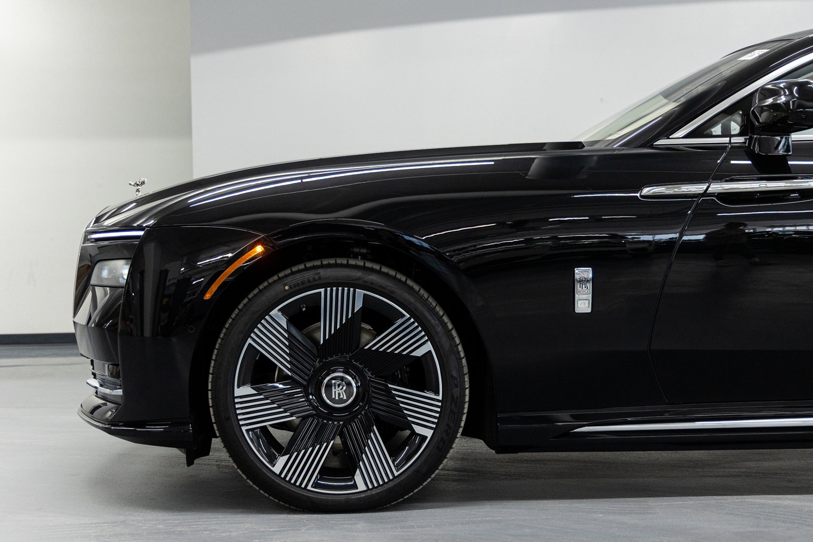 New 2026 Rolls-Royce Spectre image 15