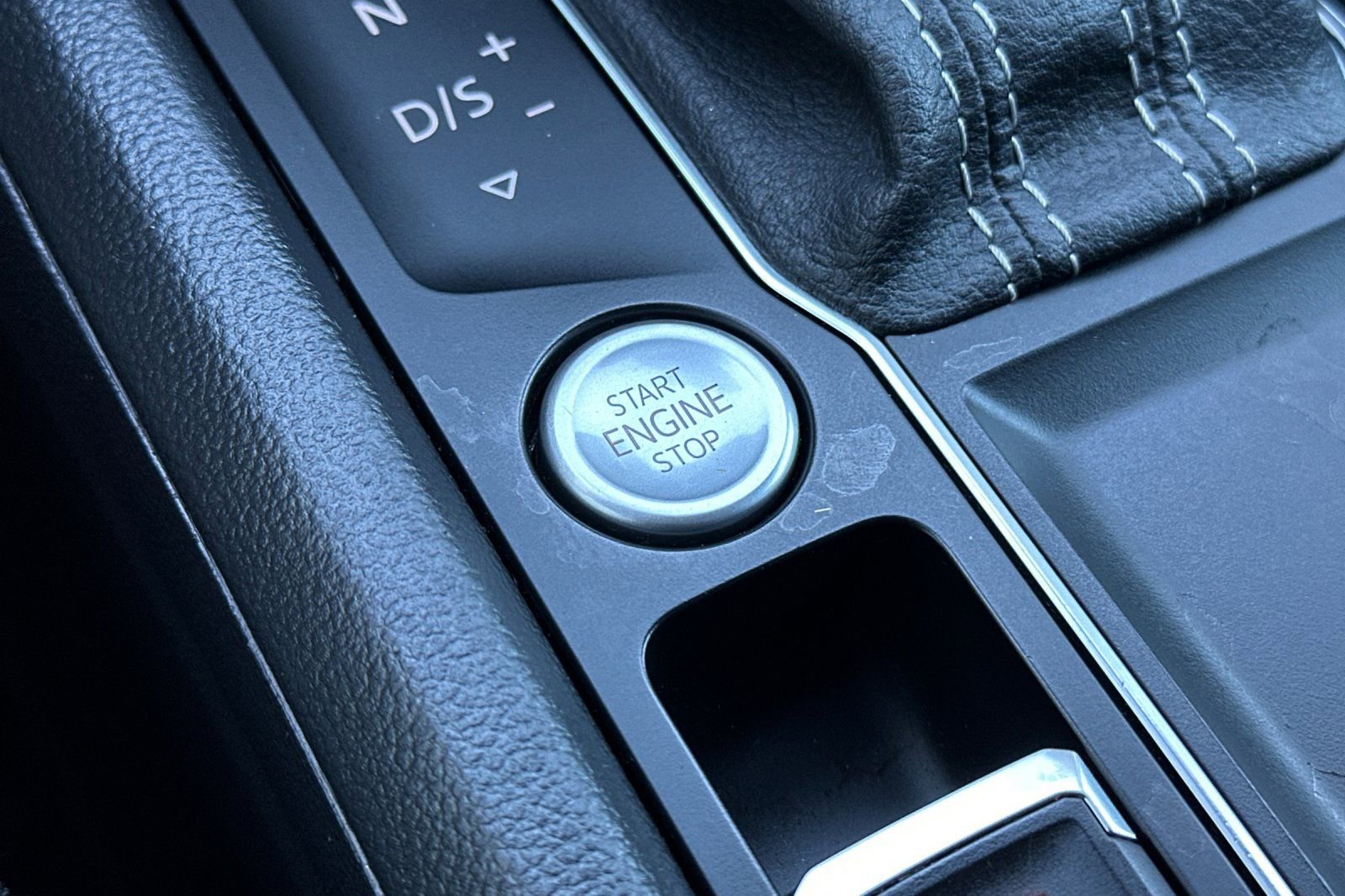 Used 2023 Volkswagen Atlas SE image 23