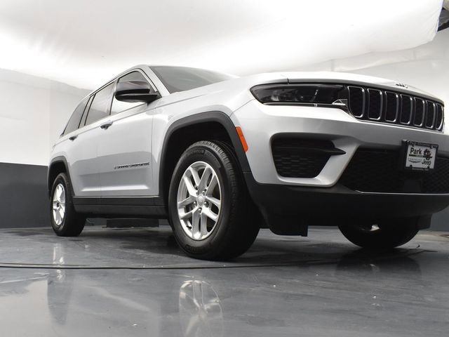 Used 2024 Jeep Grand Cherokee Laredo X w/ Trailer Tow Package image 19