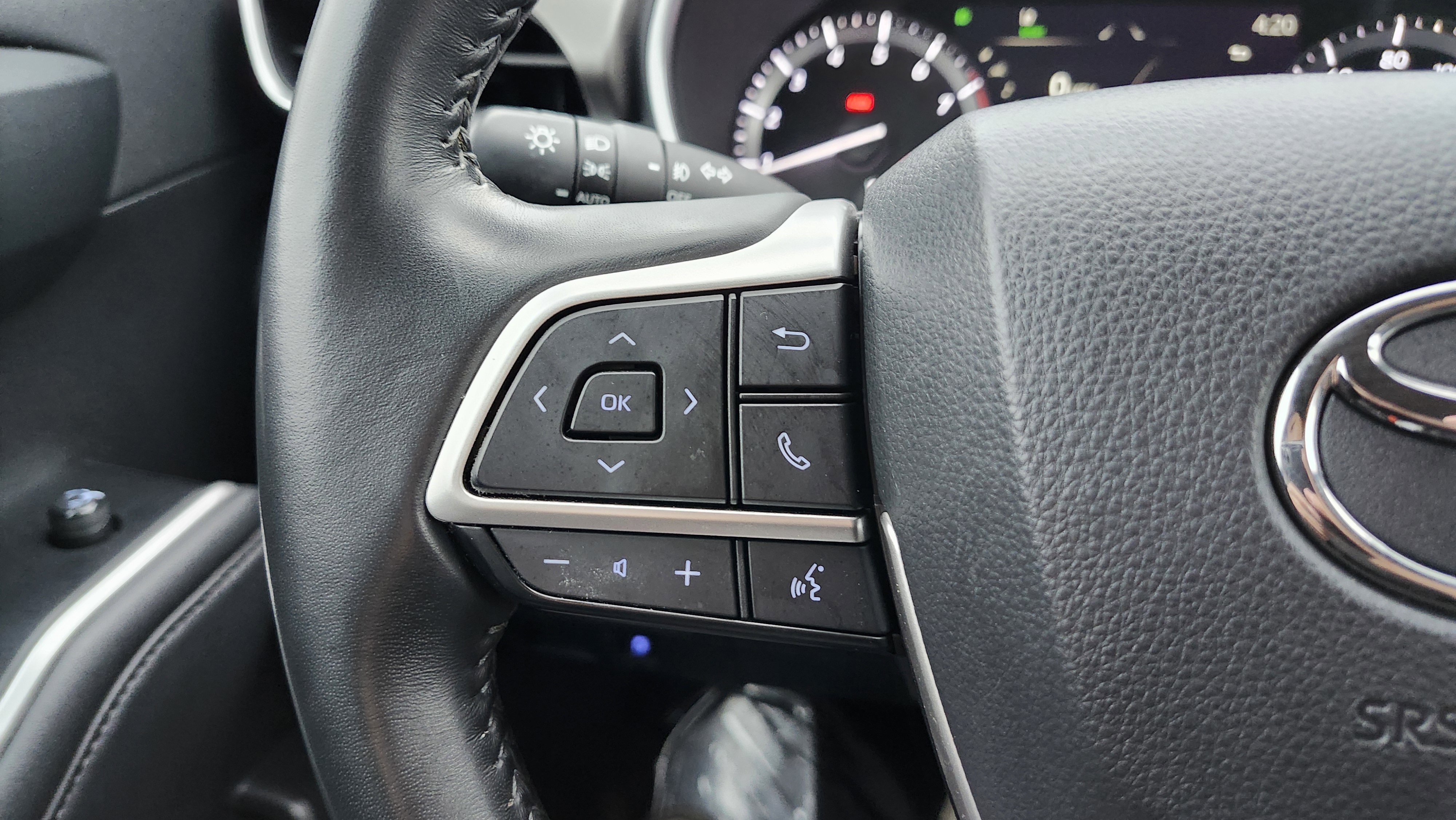 Used 2022 Toyota Highlander XLE image 39