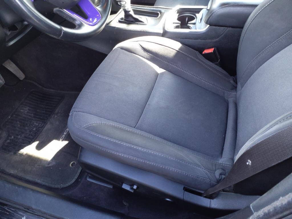 Used 2016 Dodge Charger SXT RWD image 13