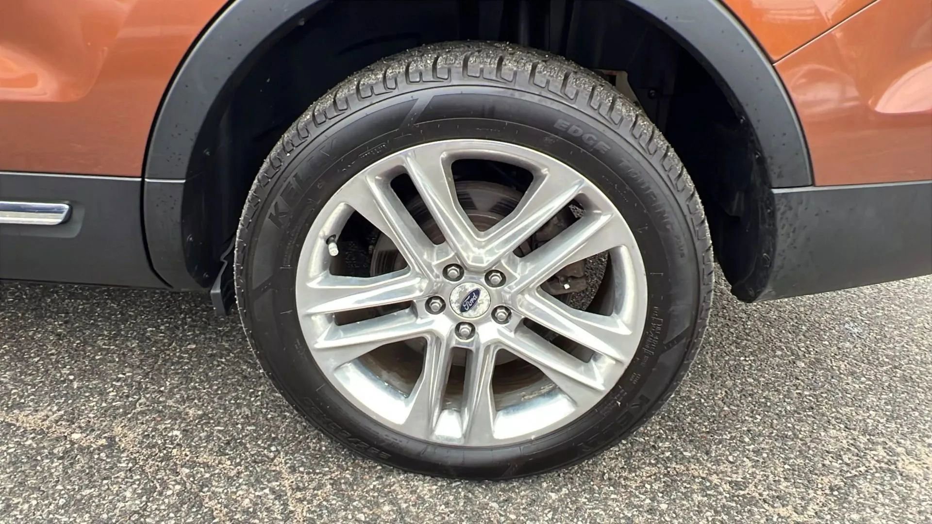 Used 2017 Ford Explorer Limited image 11