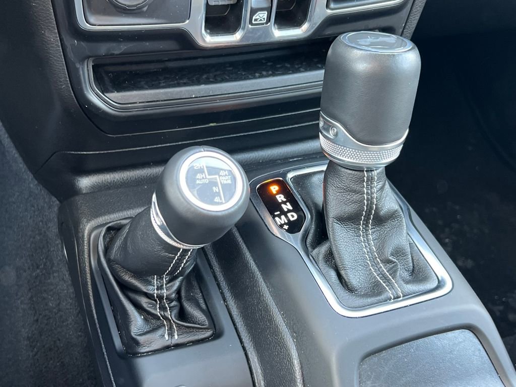 Used 2022 Jeep Wrangler Unlimited Sahara w/ Cold Weather Group image 32