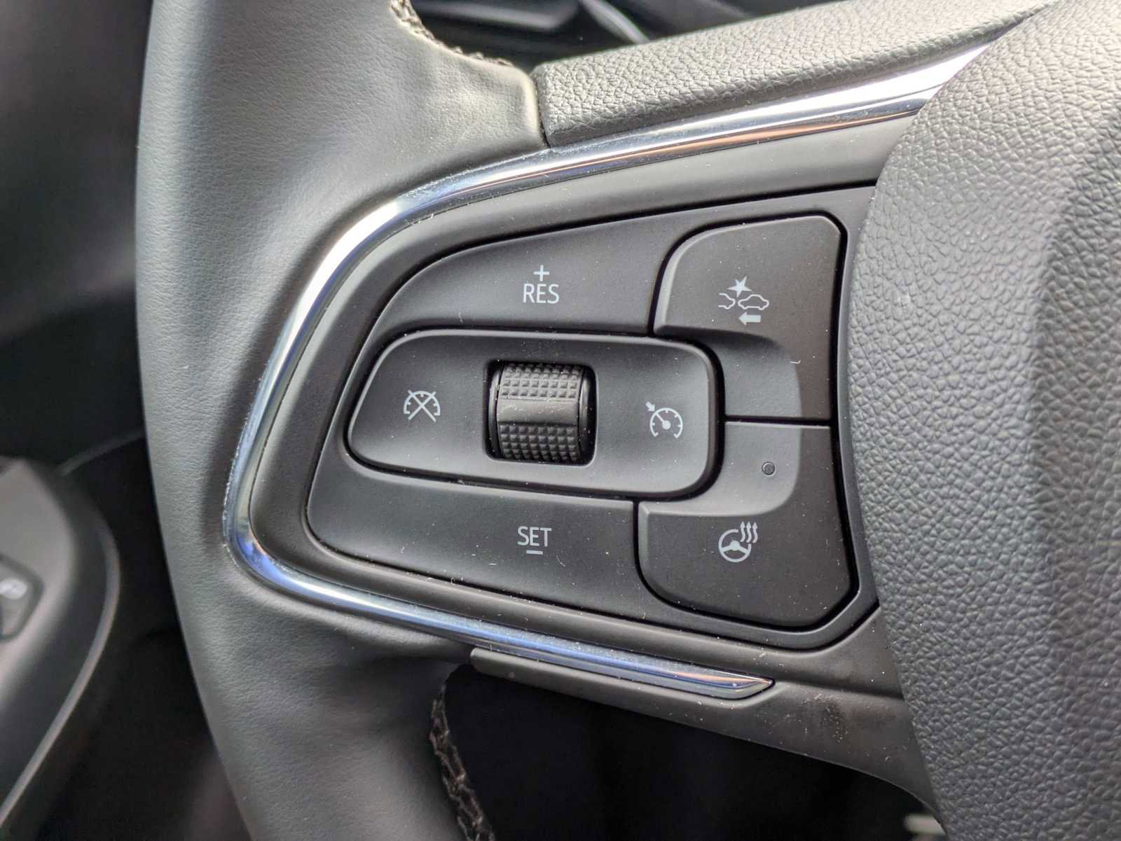 Used 2025 Buick Envista Avenir image 23