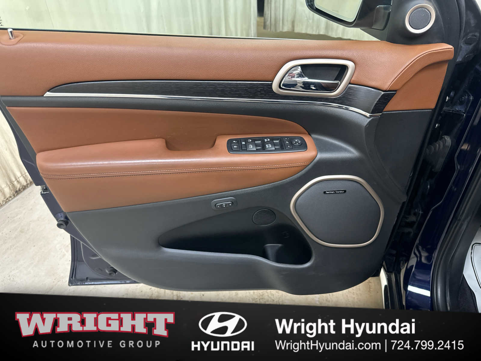 Used 2017 Jeep Grand Cherokee Summit AWD/4WD image 9