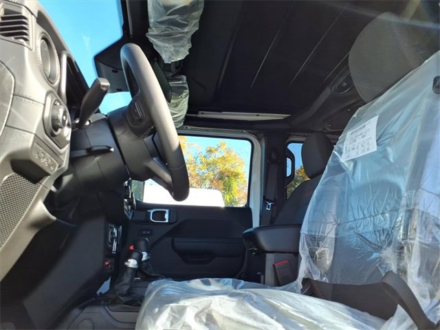 New 2026 Jeep Wrangler Unlimited Rubicon w/ Steel Bumper Group image 19