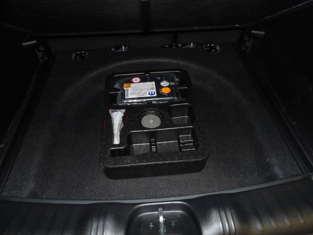 Used 2024 Jeep Compass Limited image 19