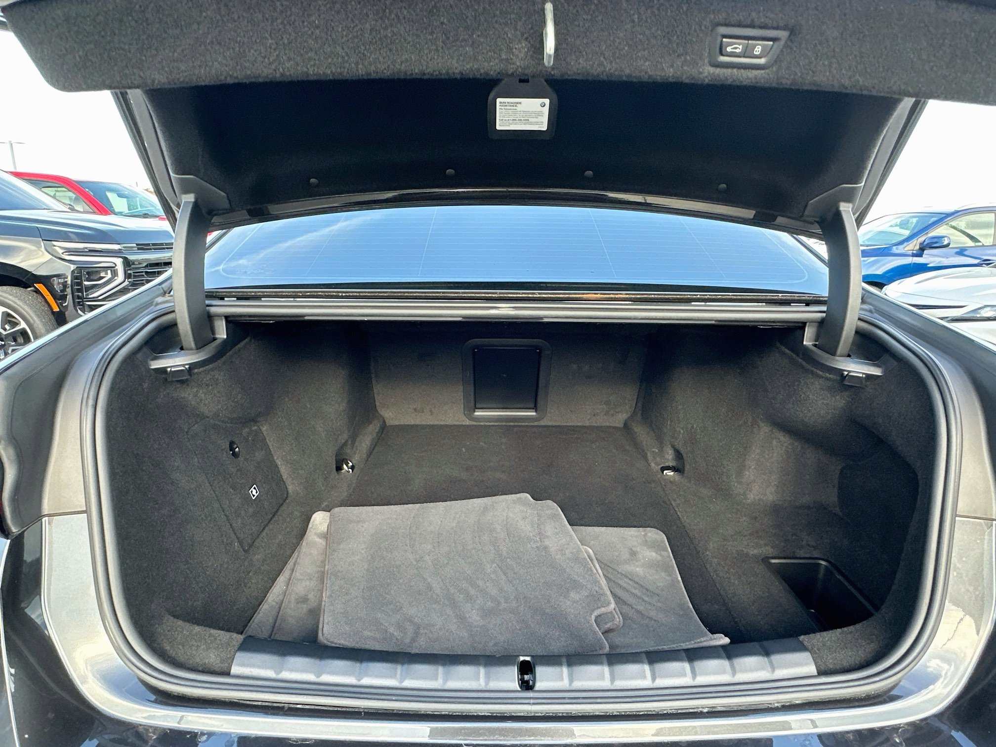 Certified 2024 BMW i7 xDrive60 AWD/4WD image 28