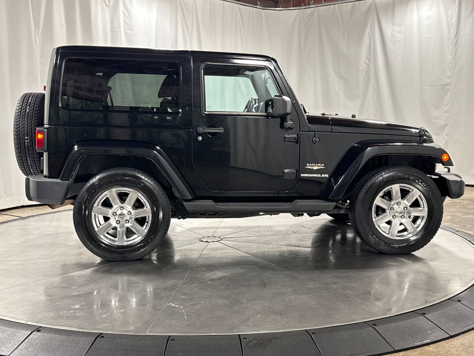 Used 2012 Jeep Wrangler Sahara w/ Connectivity Group AWD/4WD image 6