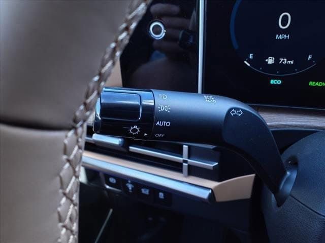 Used 2025 Hyundai Santa Fe Limited image 23