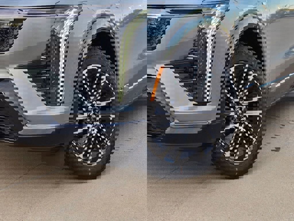 New 2026 Cadillac Optiq Sport 1 w/ LPO, Floor Liner Package image 7