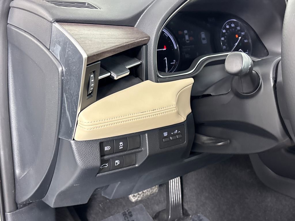 Certified 2021 Toyota Avalon XLE w/ Moonroof Package image 12