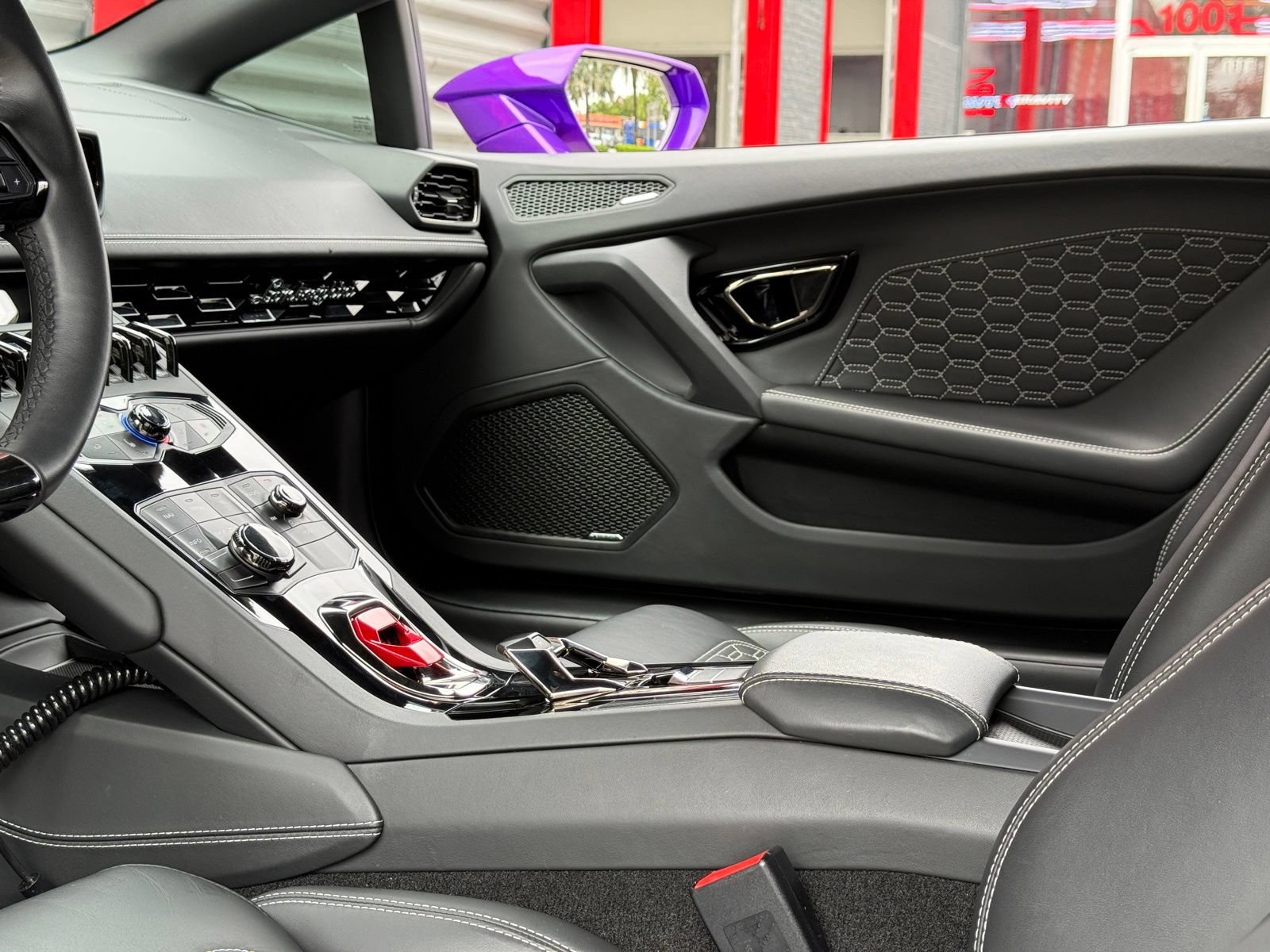 Used 2018 Lamborghini Huracan LP 580-2 RWD image 31