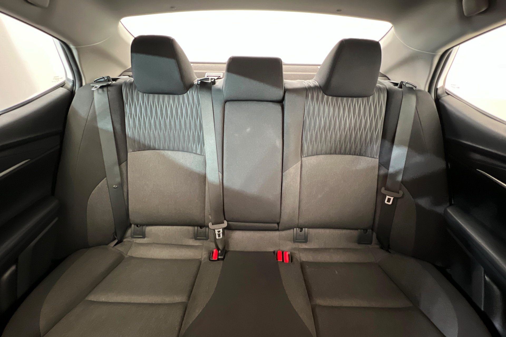 Used 2025 Toyota Camry LE FWD image 25