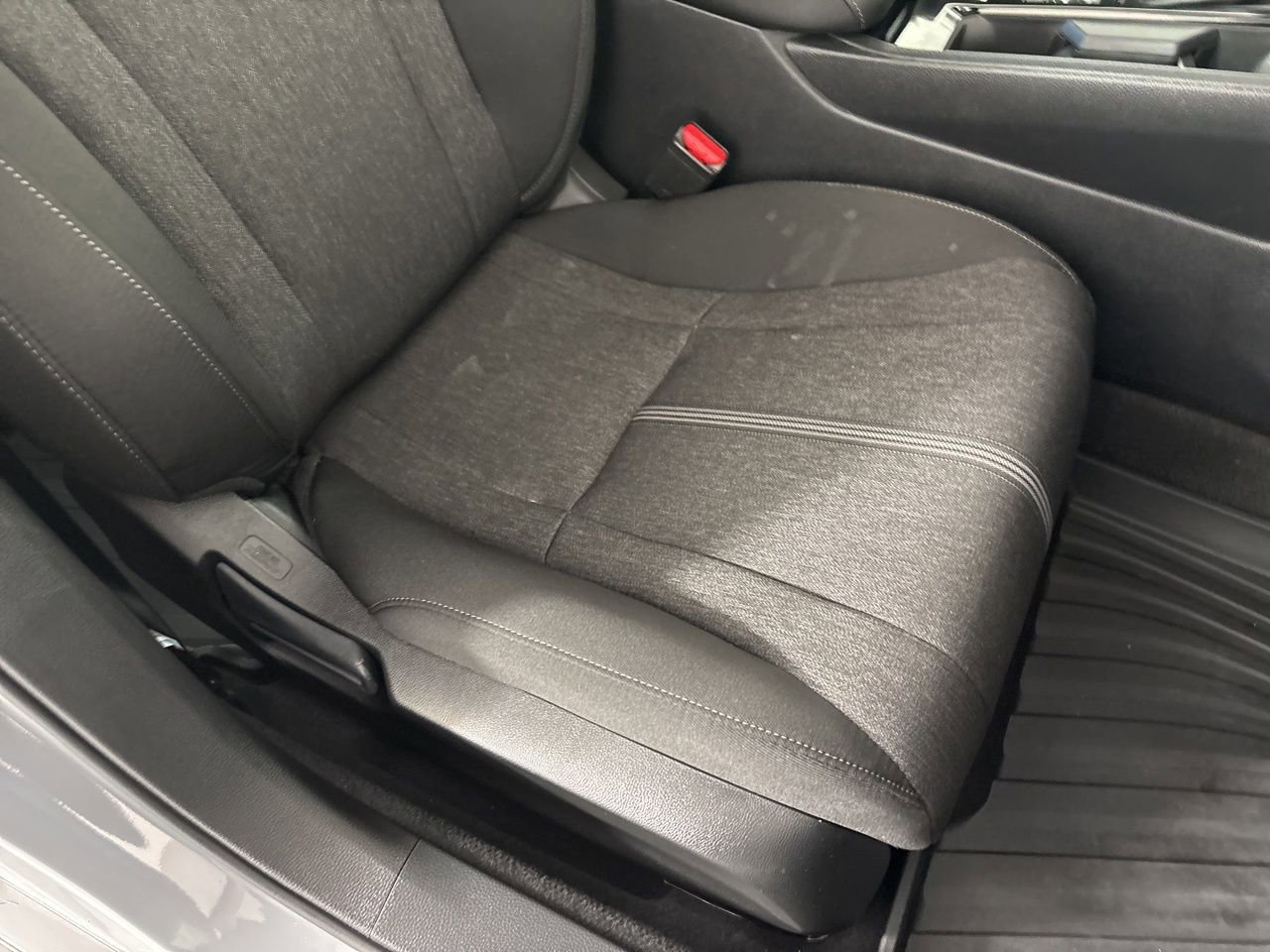 Used 2025 Honda Accord Sport image 27