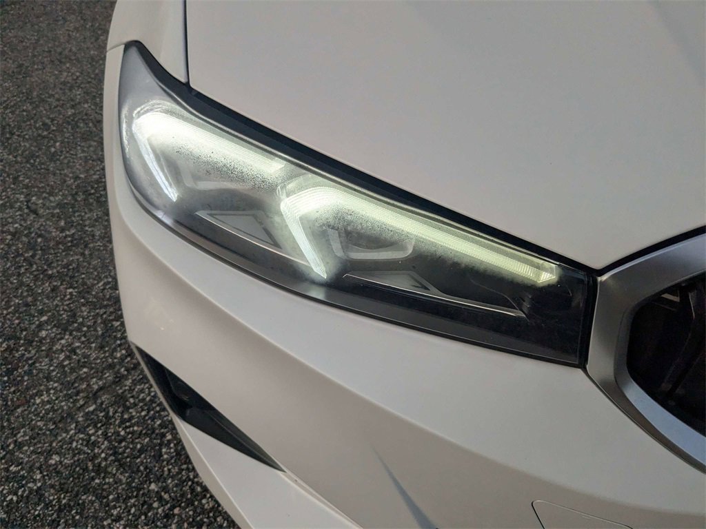 Used 2025 BMW 330i Sedan image 10