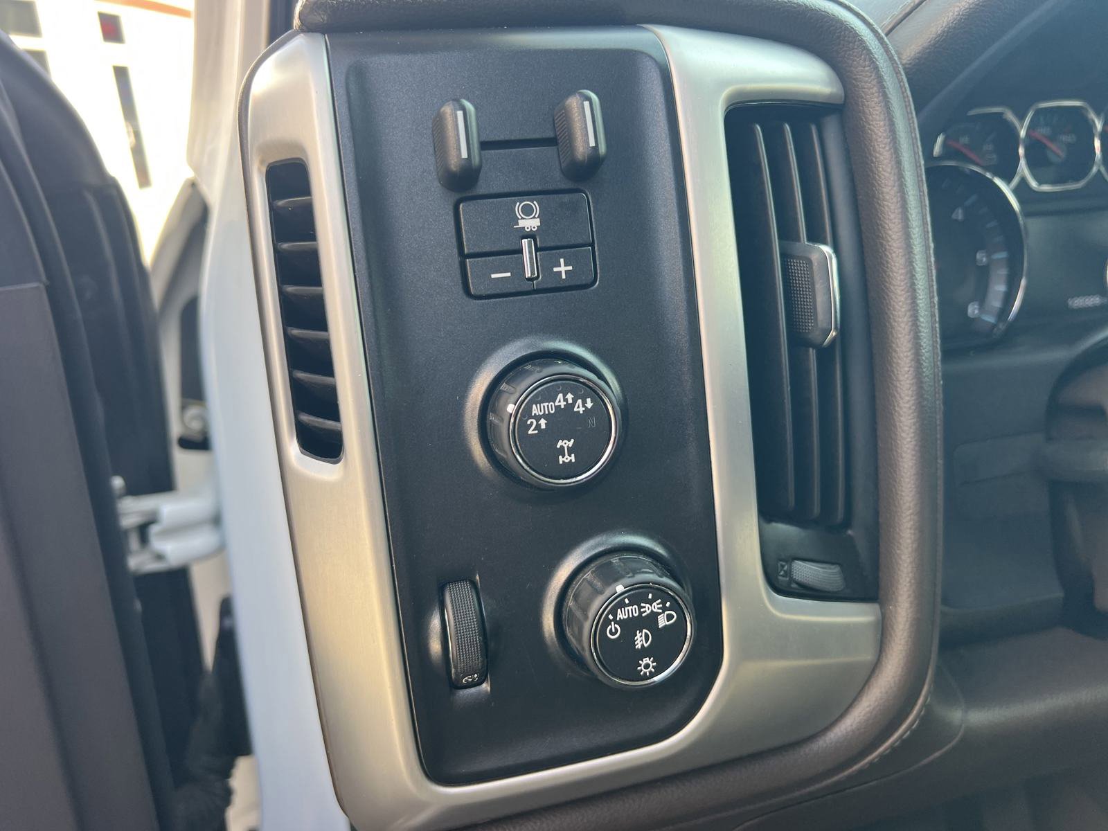 Used 2018 GMC Sierra 1500 SLT image 21