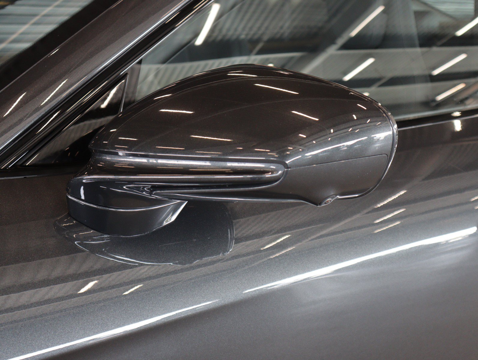 Used 2020 Porsche Taycan Turbo S AWD/4WD image 30