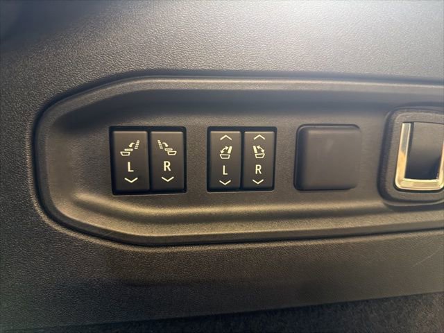 Certified 2026 Cadillac Vistiq Luxury image 24