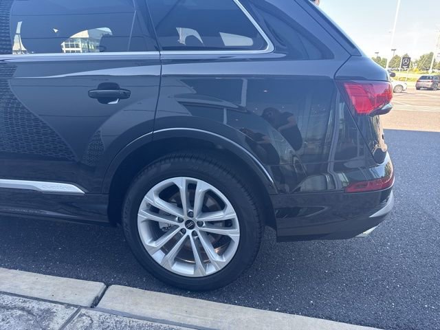 Certified 2025 Audi Q7 3.0T Premium Plus image 32