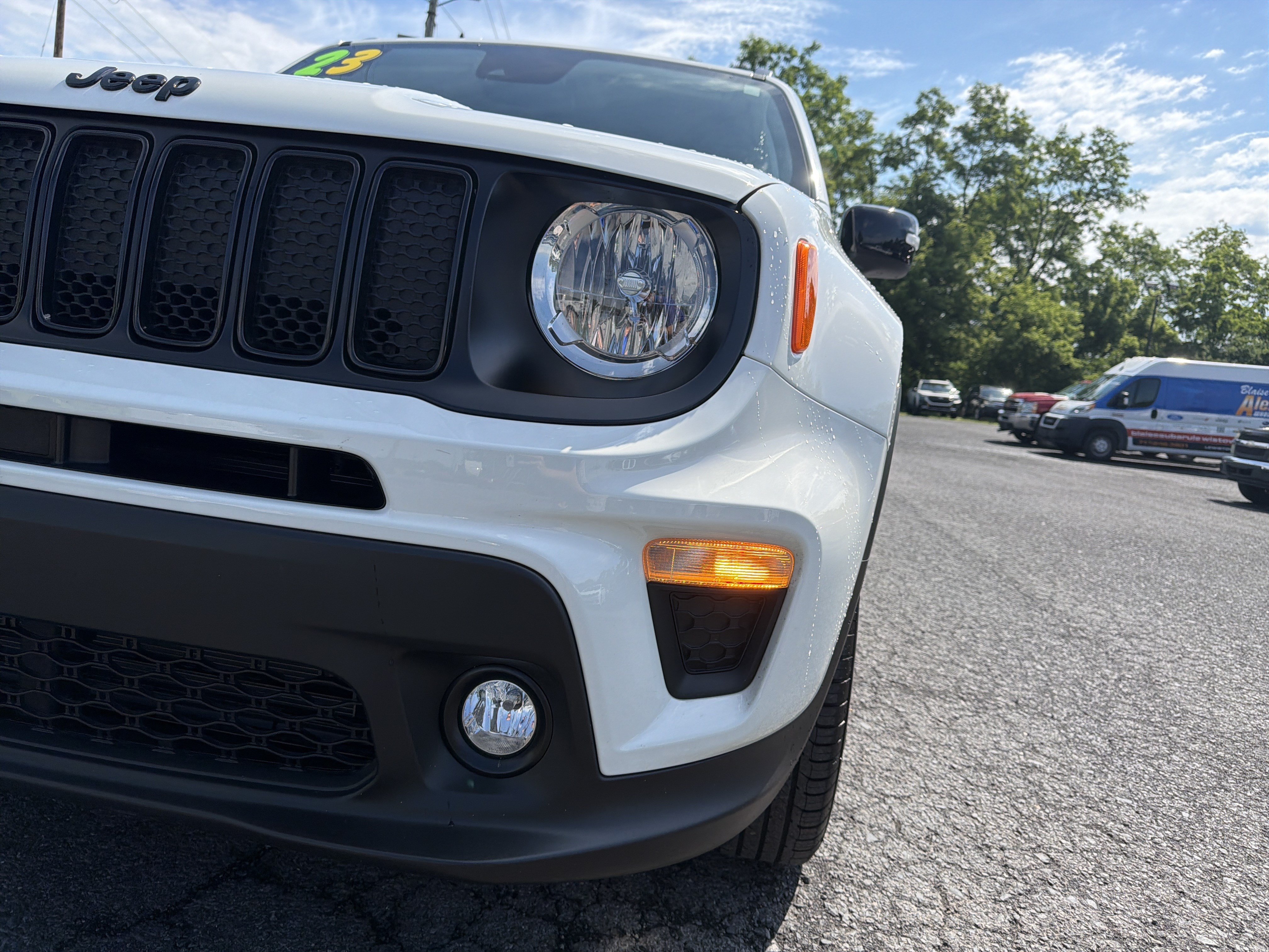 Used 2023 Jeep Renegade Altitude w/ Convenience Group I AWD/4WD image 10