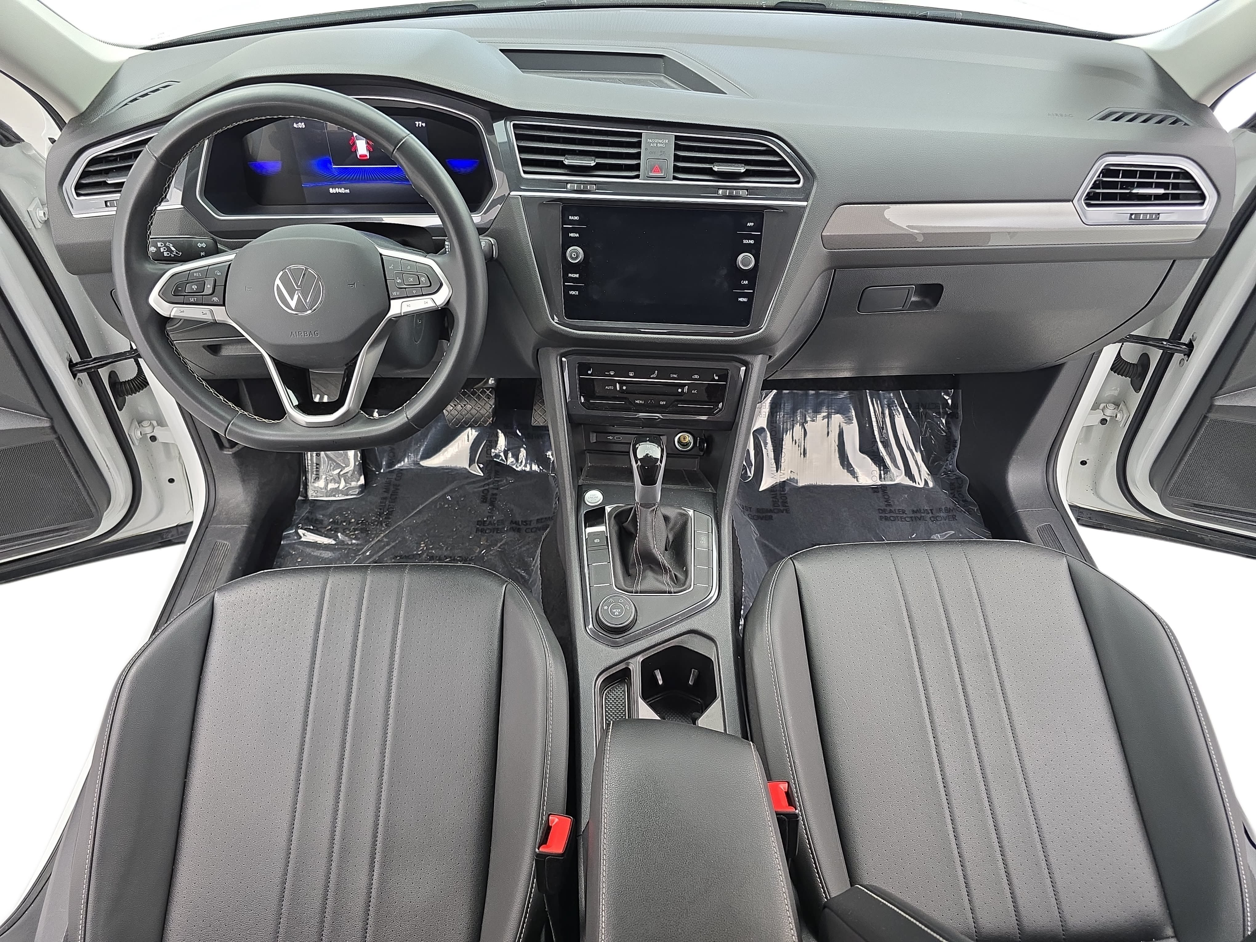 Used 2024 Volkswagen Tiguan SE AWD/4WD image 9
