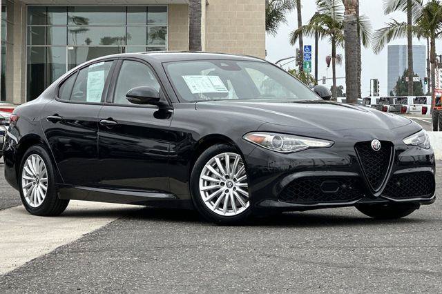 Used 2023 Alfa Romeo Giulia Sprint RWD image 2