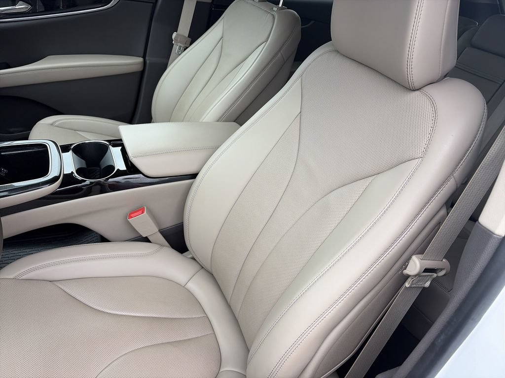 Used 2023 Lincoln Nautilus Reserve FWD image 12