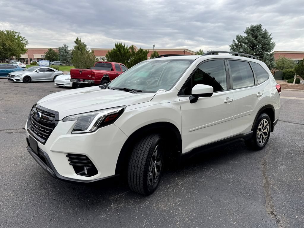 Used 2023 Subaru Forester Premium w/ Popular Package #2 AWD/4WD image 4