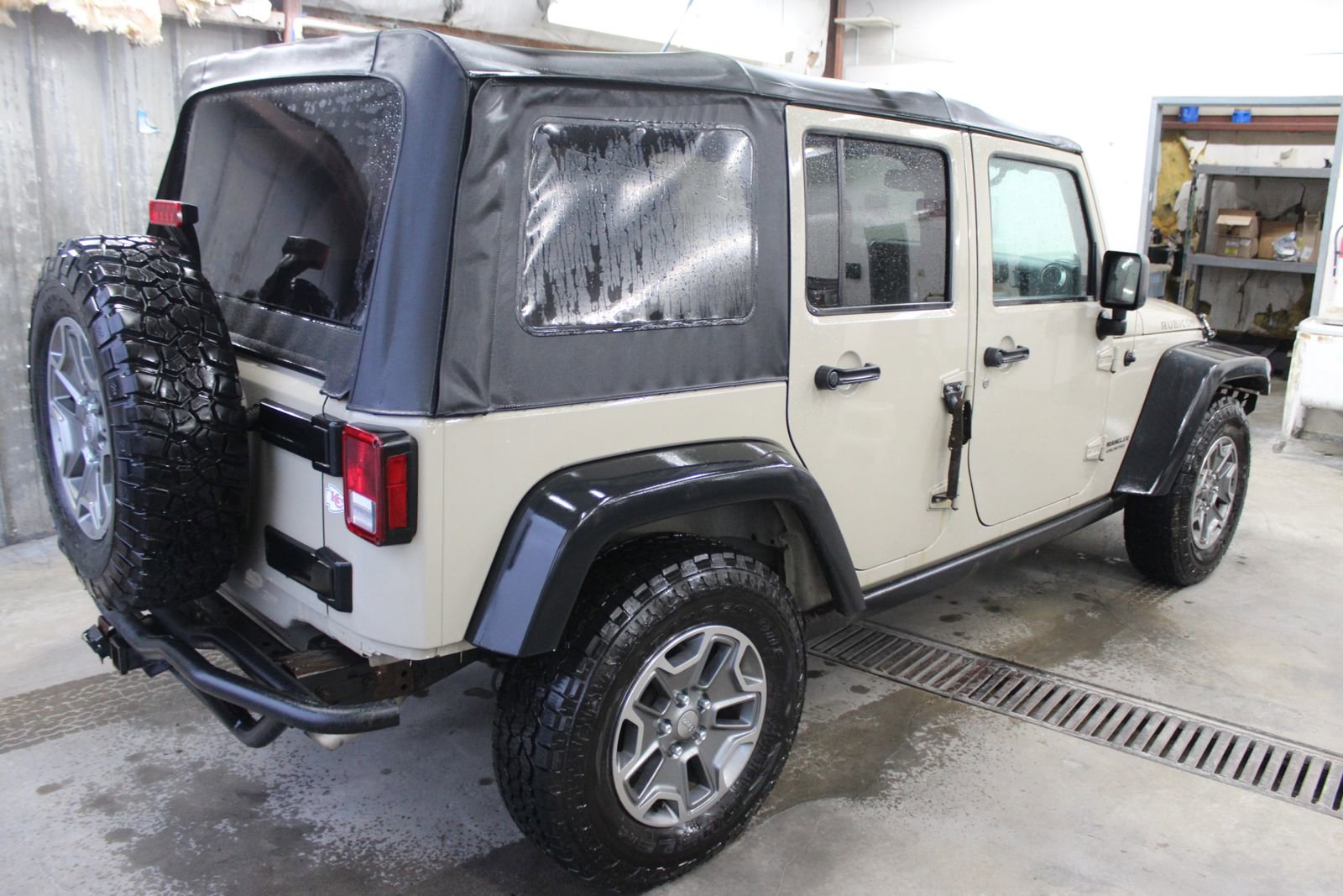 Used 2017 Jeep Wrangler Unlimited Rubicon w/ Connectivity Group image 6