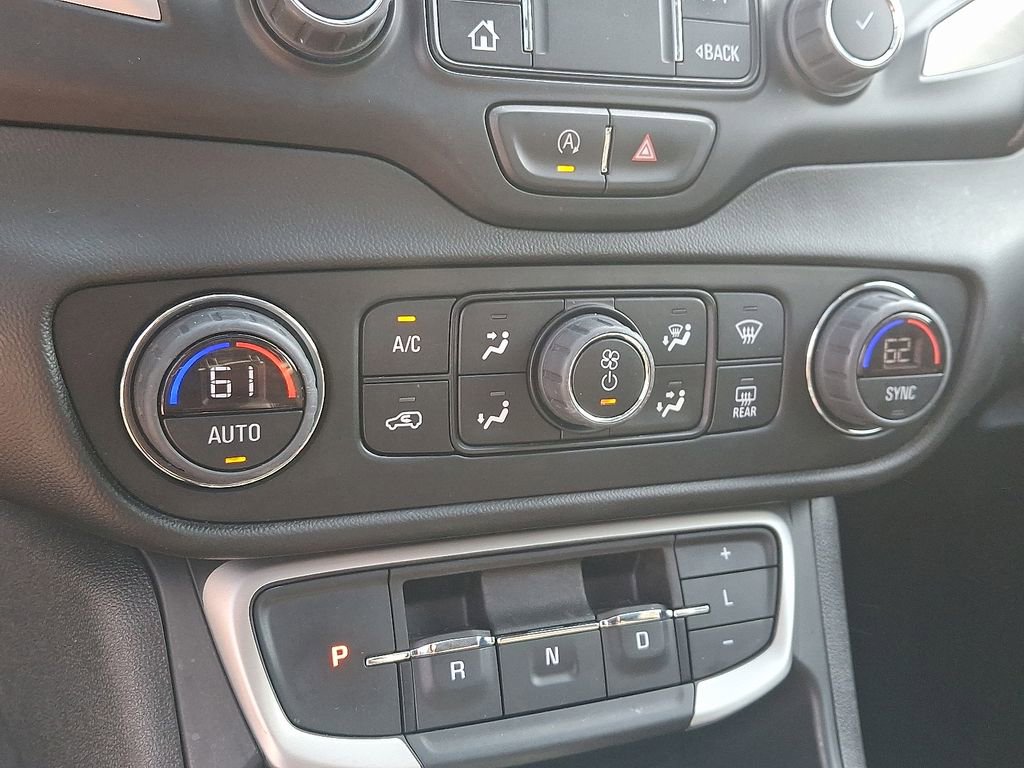 Used 2023 GMC Terrain SLE w/ Driver Convenience Package image 22