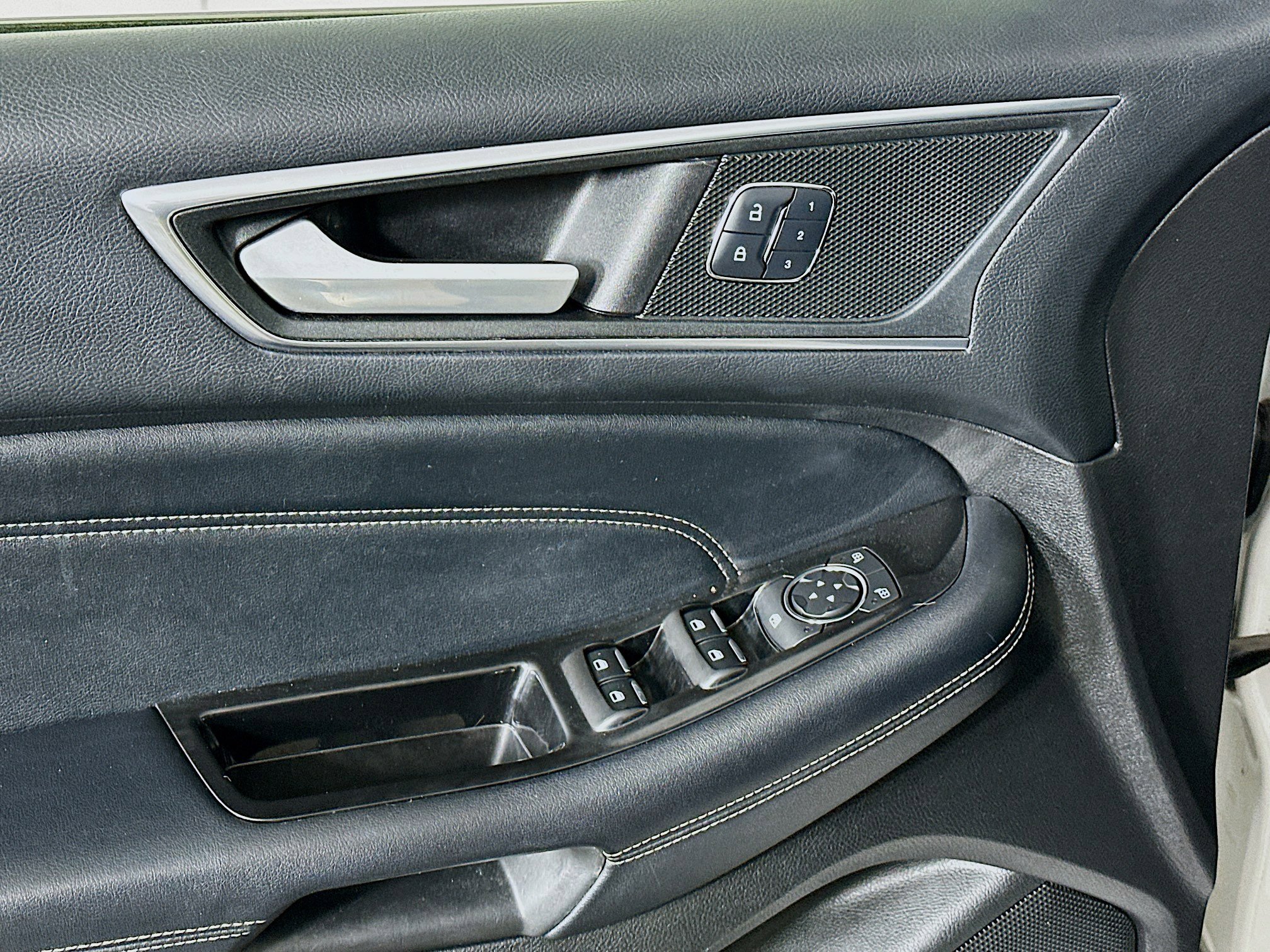 Used 2017 Ford Edge Titanium w/ Equipment Group 301A FWD image 15