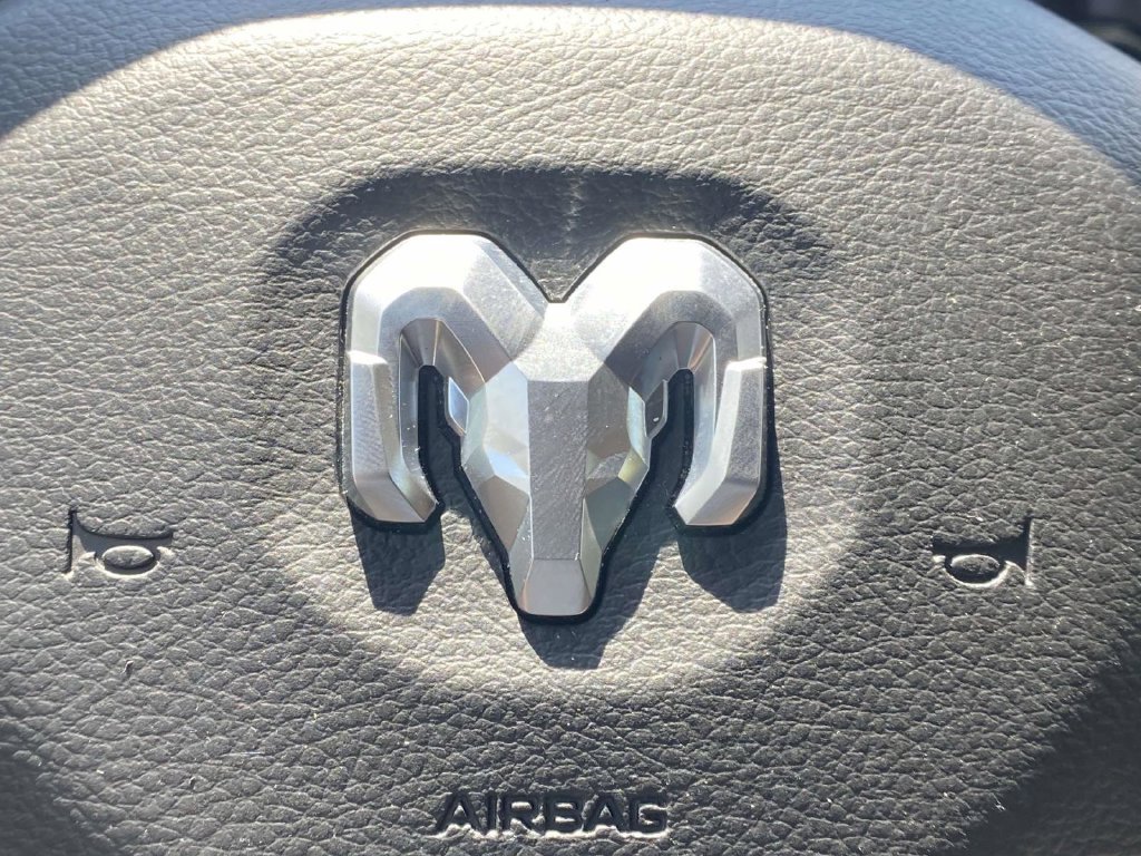 Used 2019 RAM 1500 Laramie AWD/4WD image 33