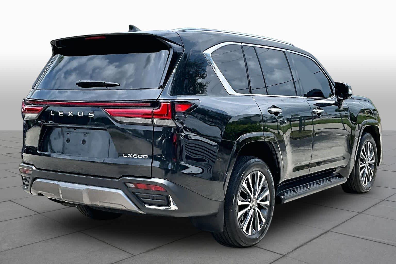 Used 2023 Lexus LX 600 4WD w/ Interior Upgrade Package image 13