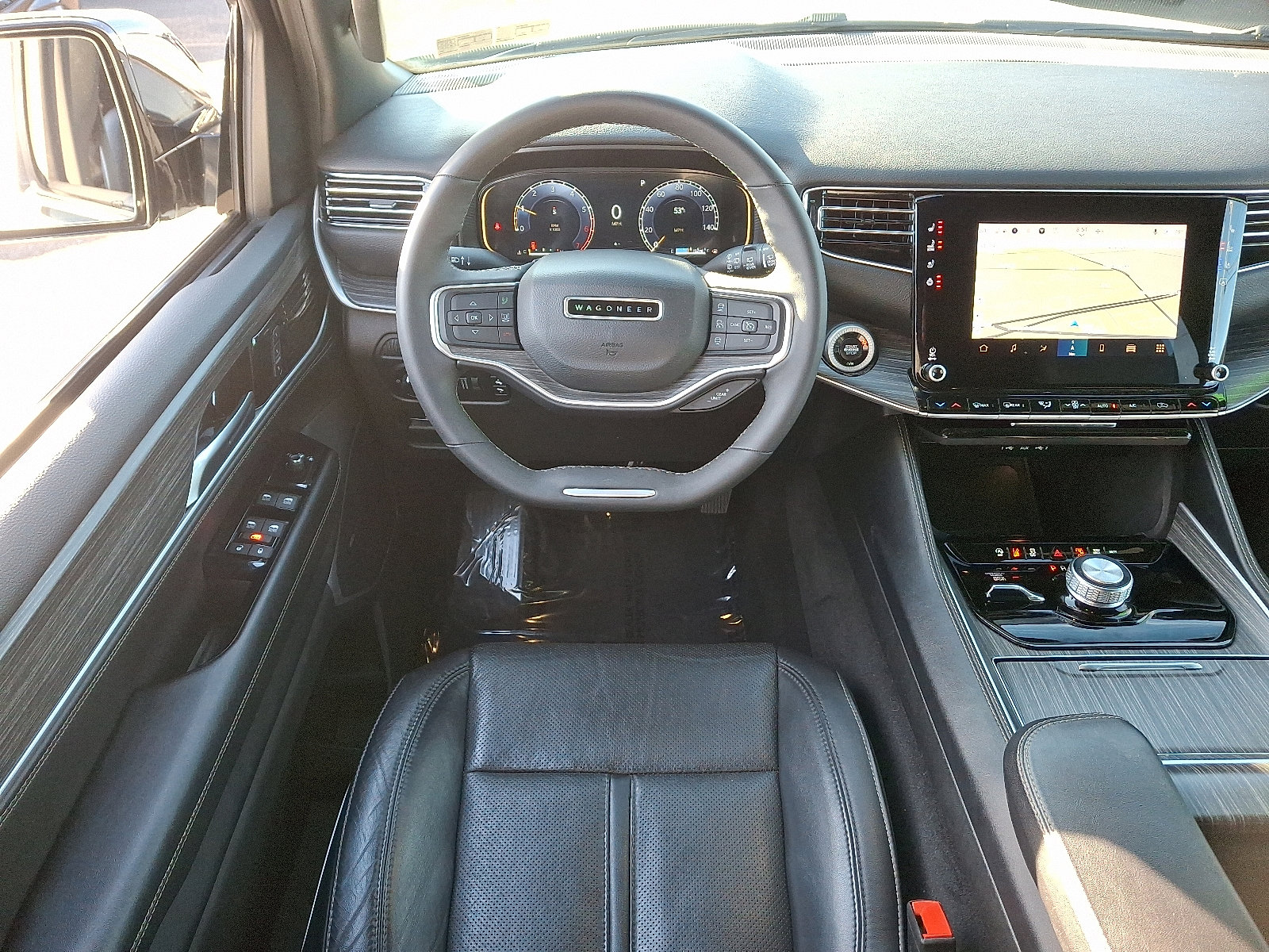 Used 2024 Jeep Wagoneer L Series II w/ Flexible Seating Group image 12