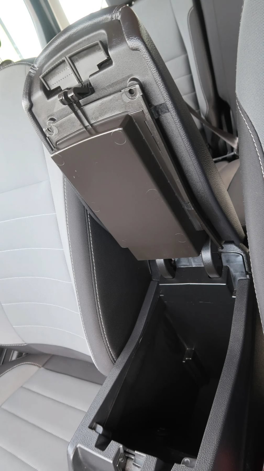 Used 2019 Ford Escape S FWD image 27