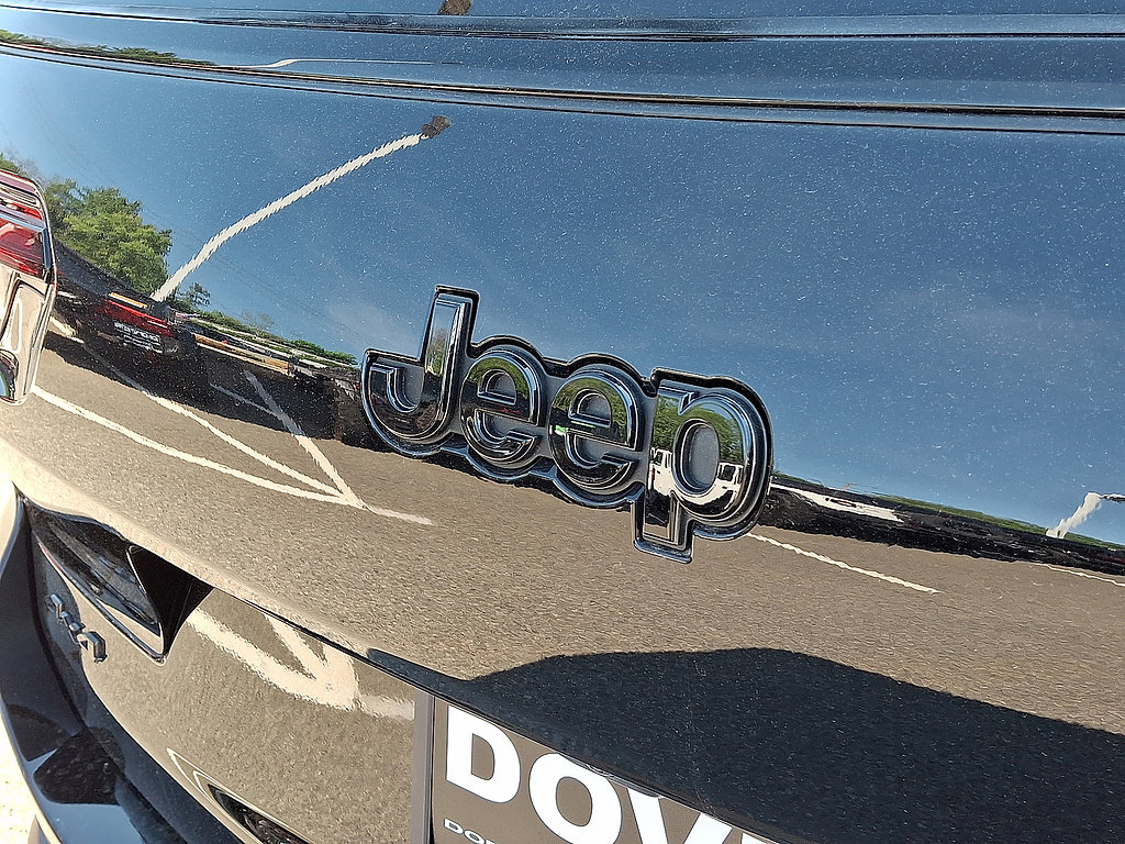 Certified 2025 Jeep Grand Cherokee L Altitude AWD/4WD image 16