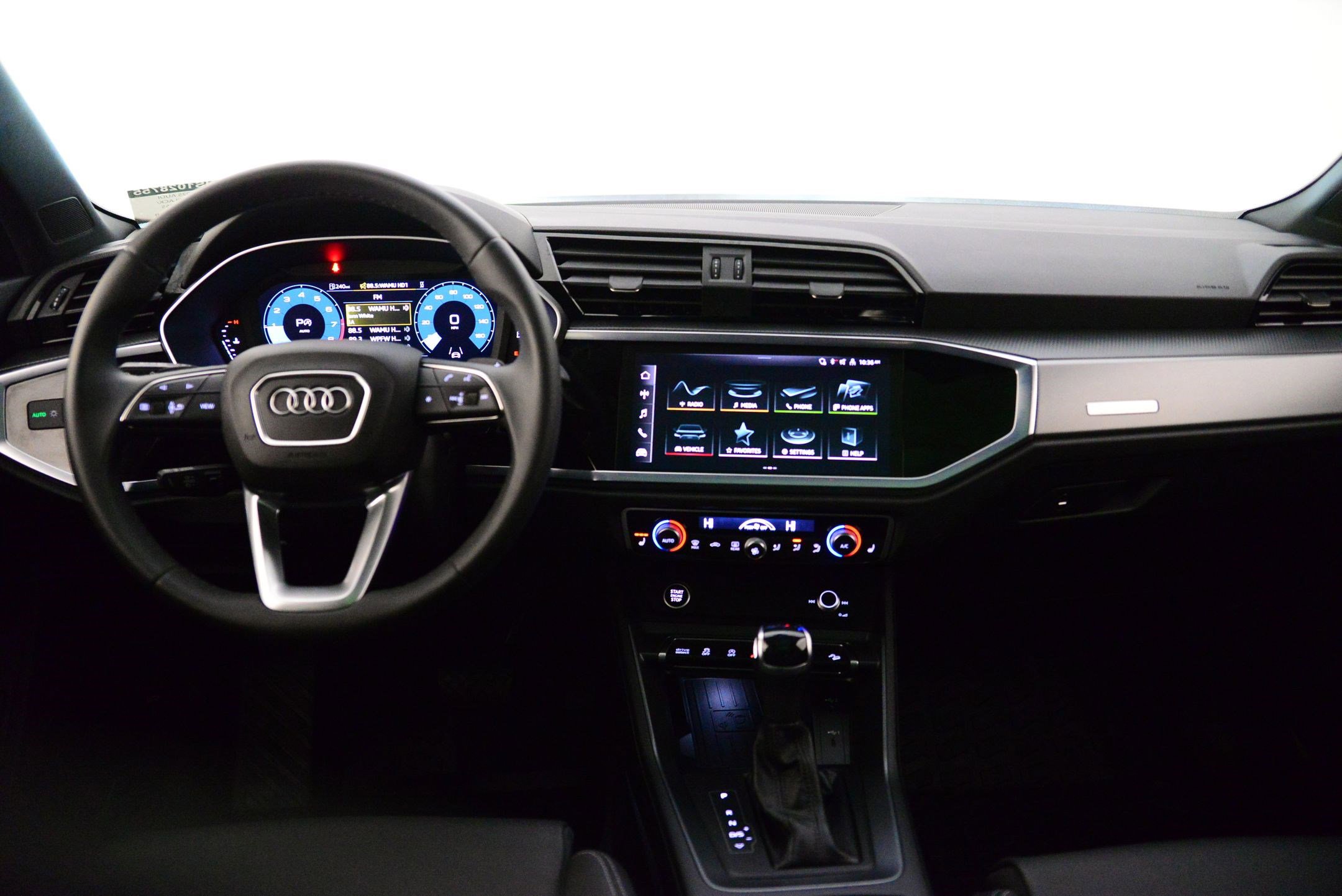 Certified 2025 Audi Q3 2.0T Premium w/ Convenience Package image 13