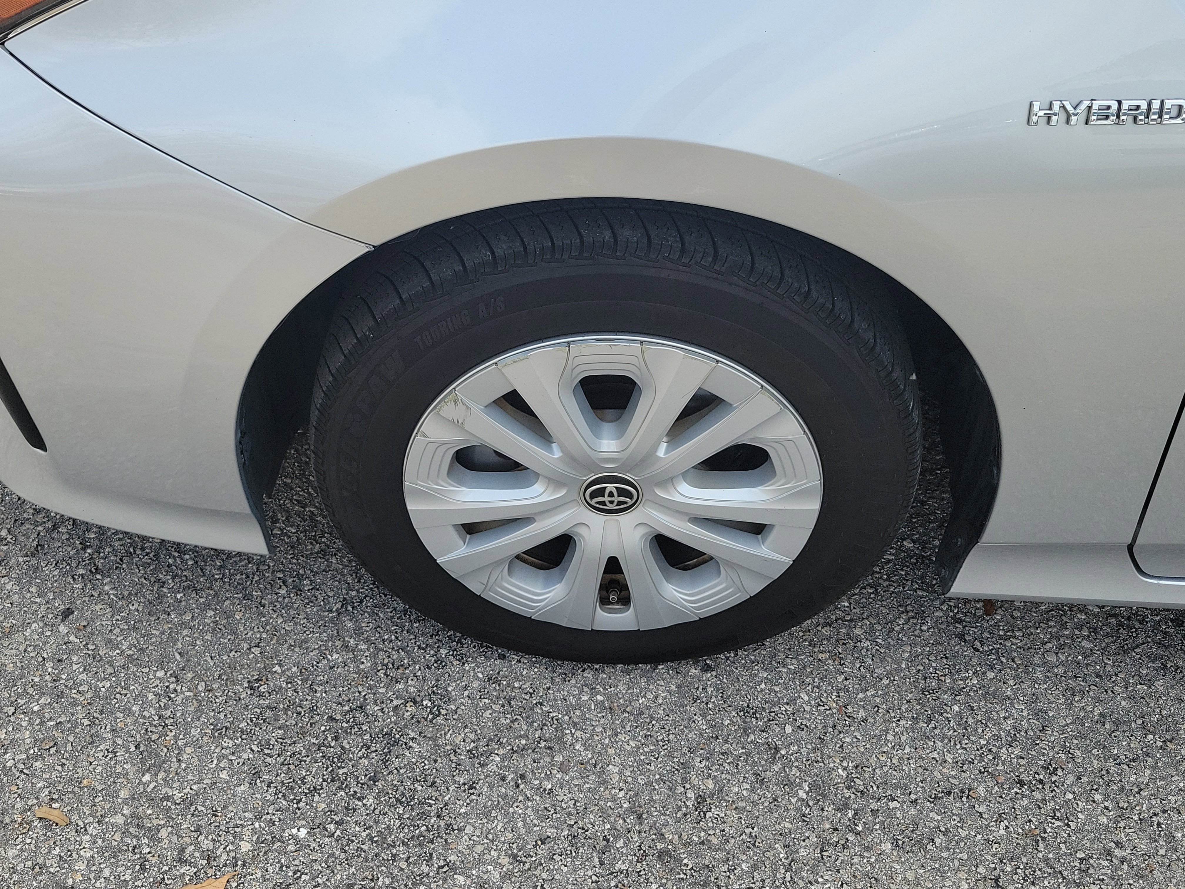Used 2019 Toyota Prius L Eco FWD image 35