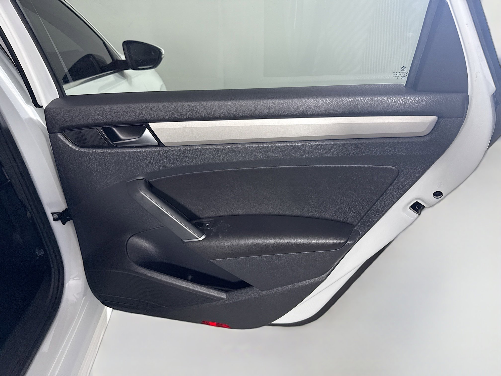 Used 2020 Volkswagen Passat 2.0T SE image 28