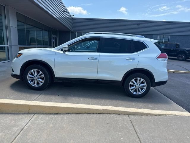 Used 2016 Nissan Rogue SV w/ SV Premium Package AWD/4WD image 7