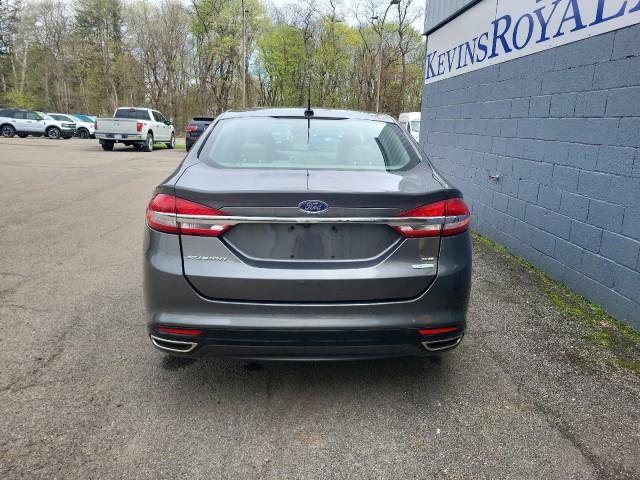 Used 2017 Ford Fusion SE w/ Fusion SE Technology Package image 7