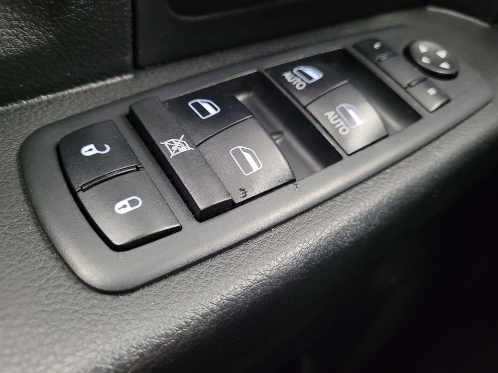 Used 2018 RAM 1500 Express w/ Express Value Package image 27