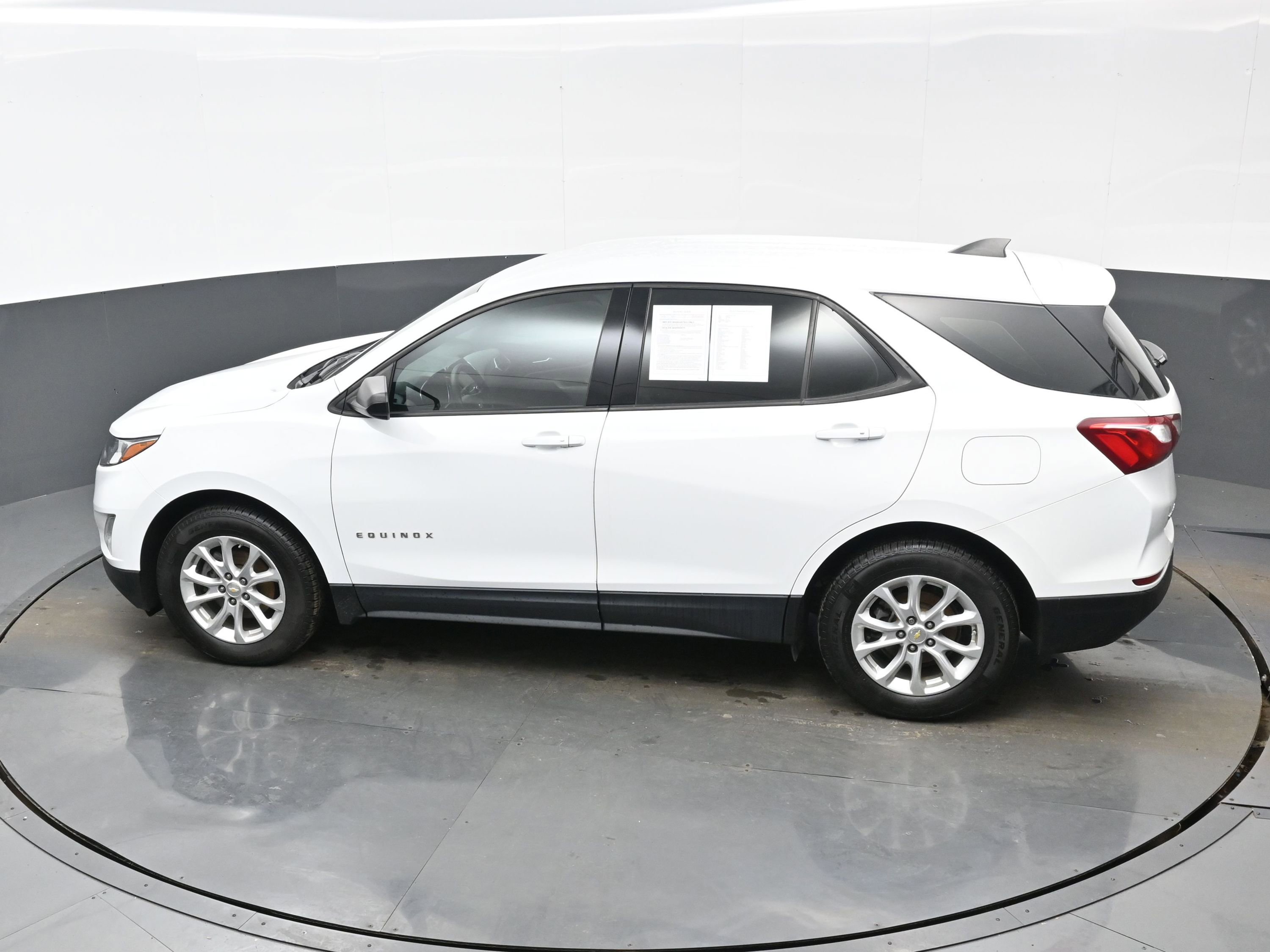 Used 2019 Chevrolet Equinox LS image 33