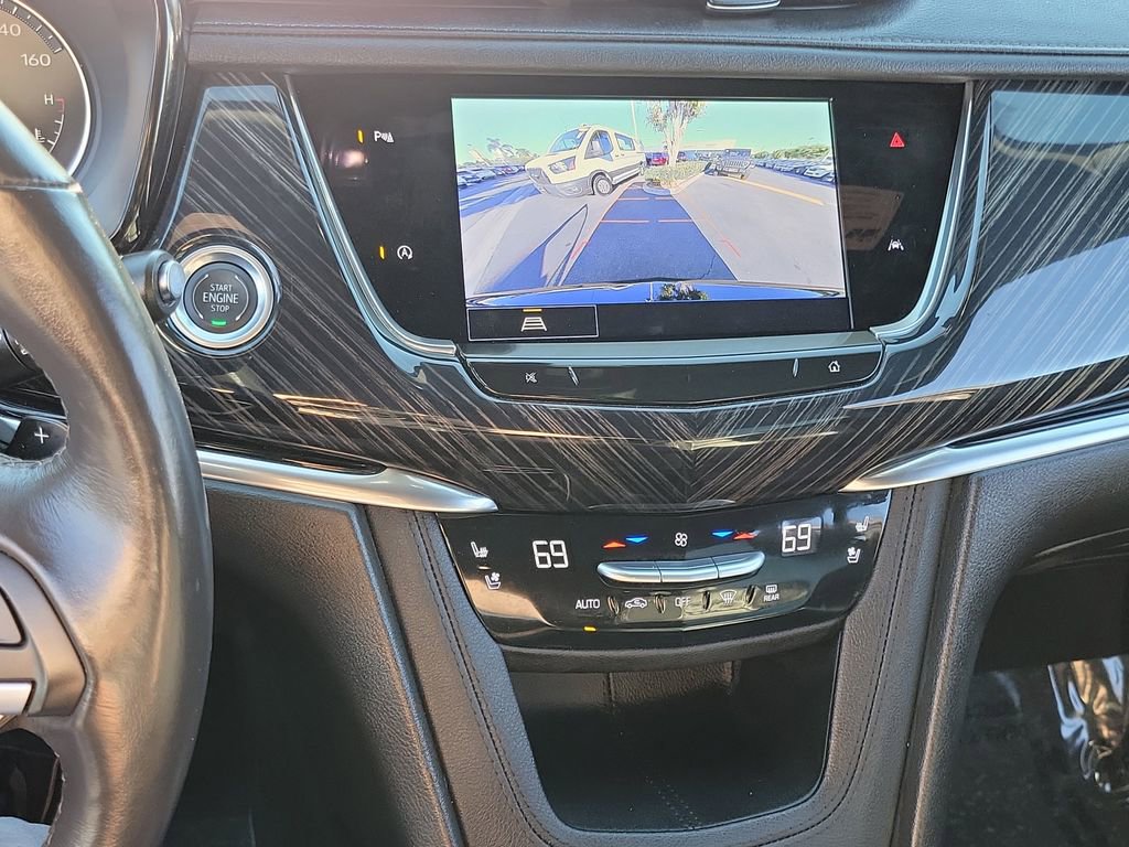 Used 2025 Cadillac XT6 Premium Luxury image 10