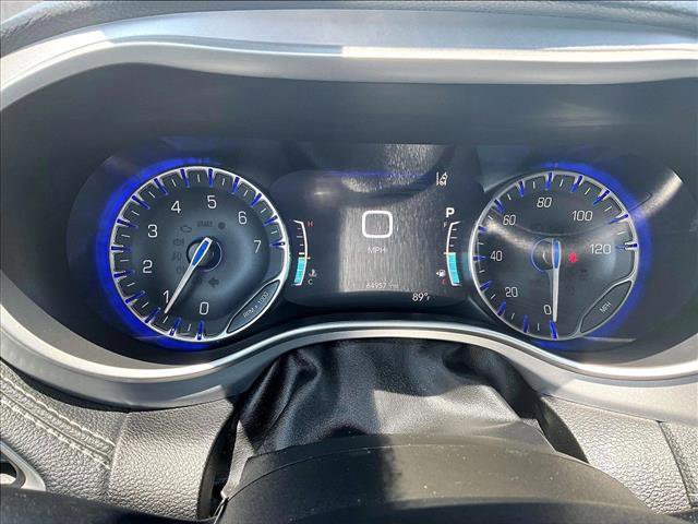 Used 2021 Chrysler Pacifica Touring-L w/ Premium & Safety Sphere Group FWD image 20