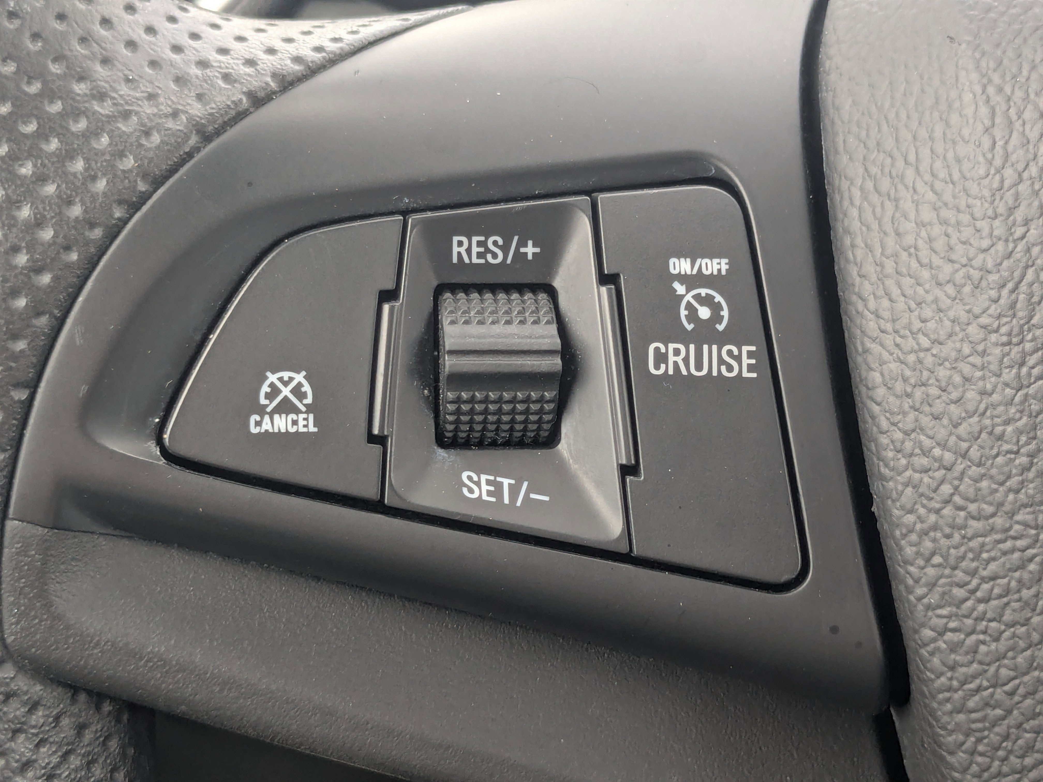 Used 2022 Chevrolet Trax LS w/ Tint and Cruise Package image 26